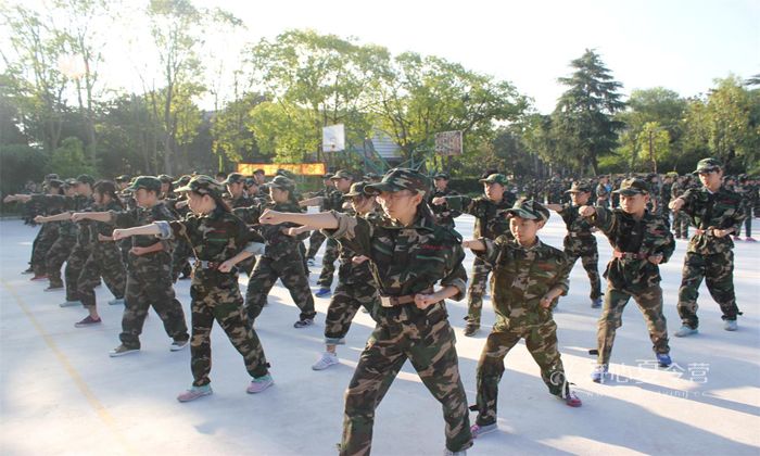 上海西點(diǎn)軍事夏令營(yíng)