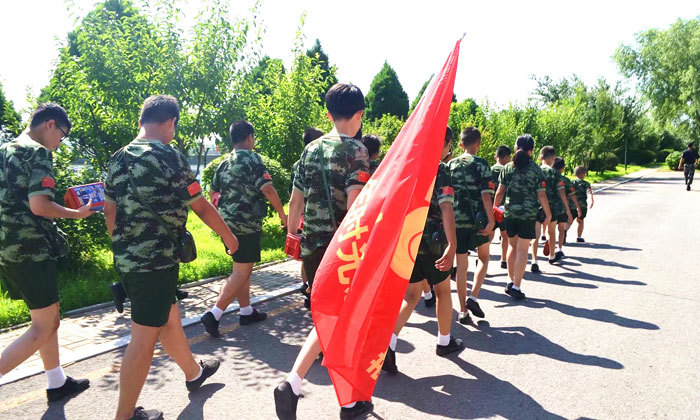 童年時(shí)光軍事夏令營(yíng)