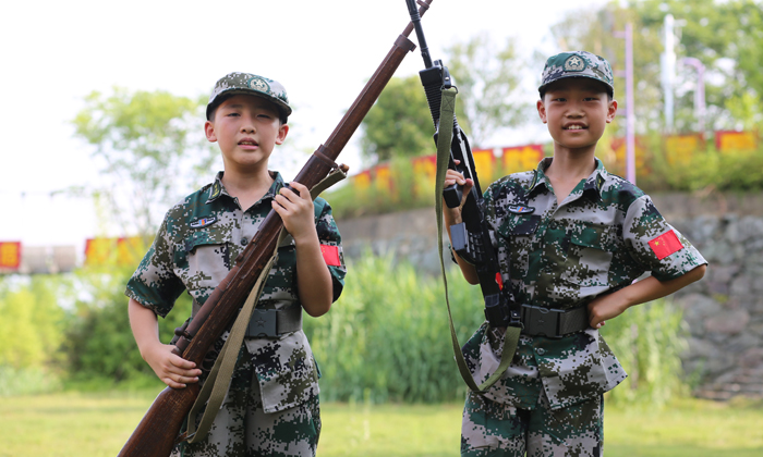 超級(jí)軍營(yíng)軍事夏令營(yíng)