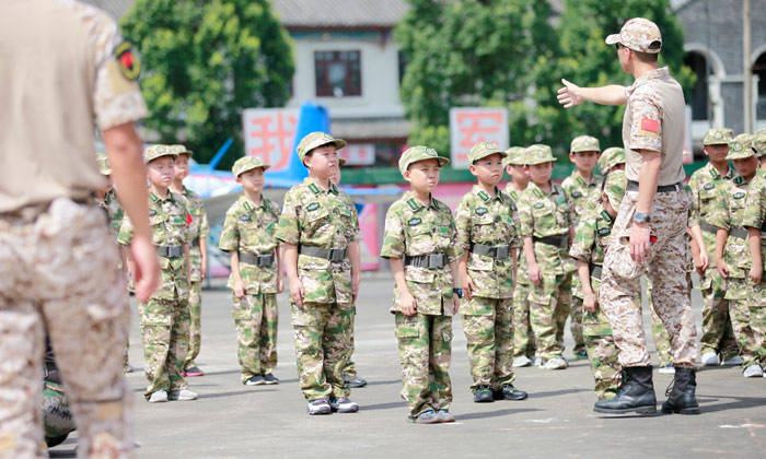 小戰(zhàn)神特訓(xùn)軍事夏令營食宿條件