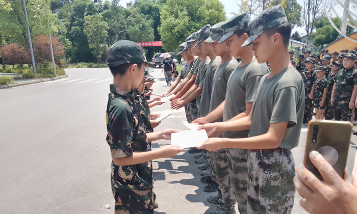 攀枝花夏令營(yíng)好不好