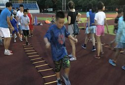 足球夏令營(yíng)夜間訓(xùn)練