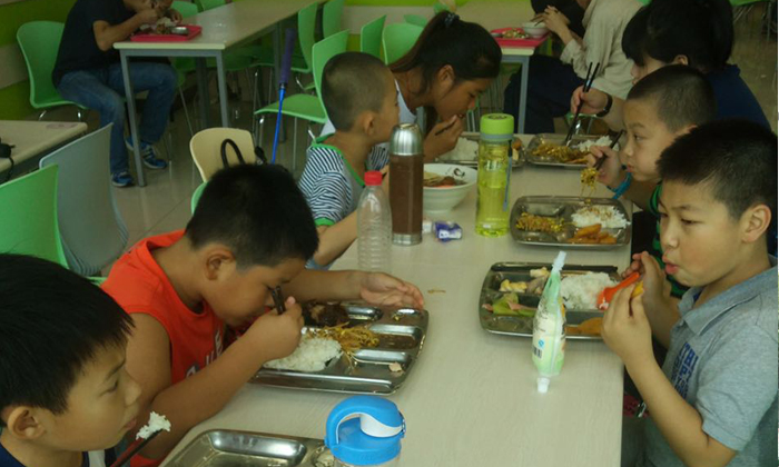 孩子們的用餐時間