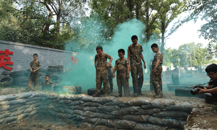 青海軍事夏令營.gif