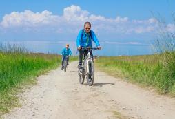 青海湖騎行夏令營與你享受天倫之樂！