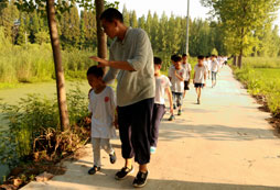 青海小學(xué)生夏令營(yíng)讓孩子的生活更精彩