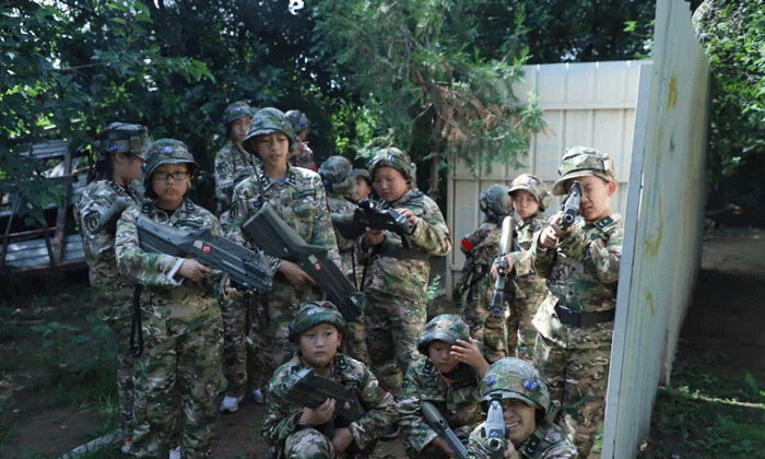 適合青少年的軍事冬令營