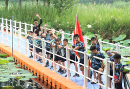 青少年參加軍事夏令營(yíng)的課程收獲！