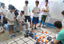 青少年科技夏令營展示懂“黑科技”的厲害