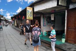 秦皇島中學生夏令營活動熱線是什么？