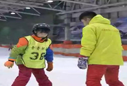 參加夏令營親子活動享受繽紛假期