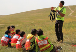 參加親子假期營(yíng)與孩子進(jìn)行親密對(duì)話