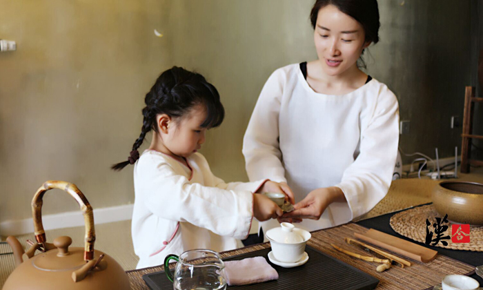 參加親子感情培養(yǎng)活動彌補(bǔ)感情的缺失