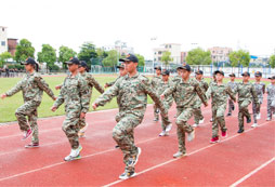 泉州軍事夏令營(yíng)如何確保孩子的安全？