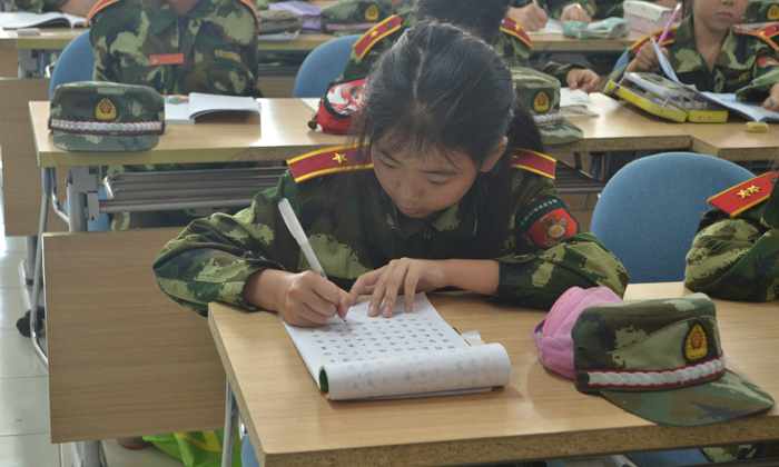 暑期國(guó)學(xué)營(yíng)幫成就完美少年