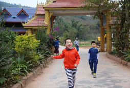 可愛(ài)的小孩