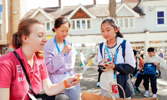 英美親子游學(xué)夏令營(yíng)價(jià)格