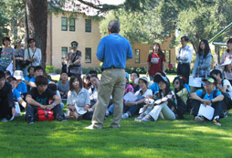 參加親子成長體驗(yàn)營感受親子互動課堂