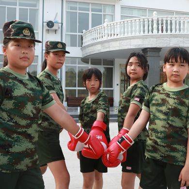 參加仁初武術(shù)夏令營給孩子一個(gè)健康的暑期