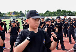 三沙軍事夏令營(yíng)讓孩子充分感受軍營(yíng)文化