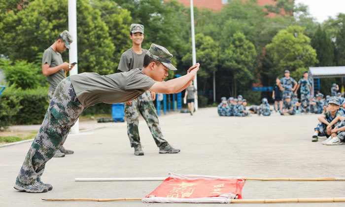 陜西軍事訓(xùn)練營(yíng)多少錢(qián)