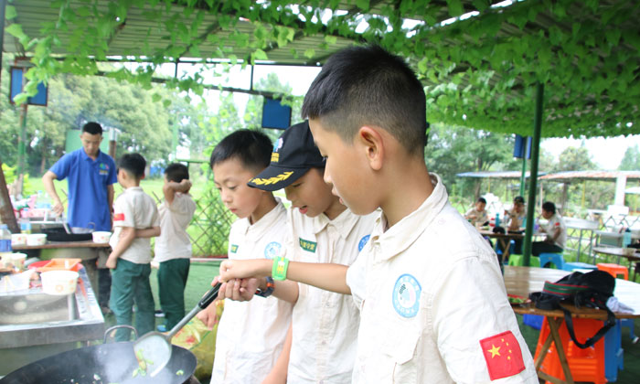 陜西軍事夏令營師資水平怎么樣？.jpg