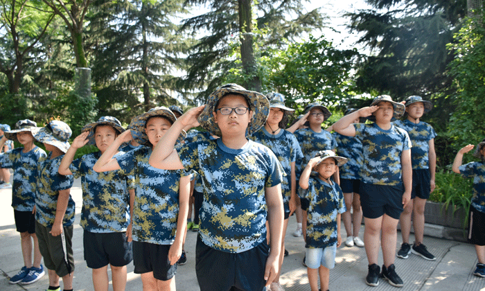 陜西軍事夏令營(yíng).gif