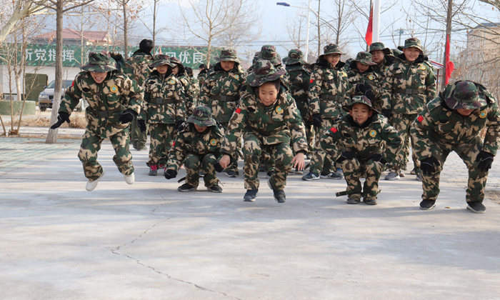 陜西省小學(xué)生軍訓(xùn)夏令營(yíng)