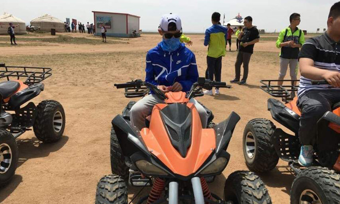 中學生參加沙漠夏令營成為一種趨勢