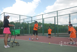 山東體育夏令營選擇適合的網(wǎng)球拍