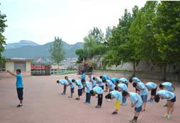 兒童成長過程中經(jīng)歷的重要任務(wù)是？