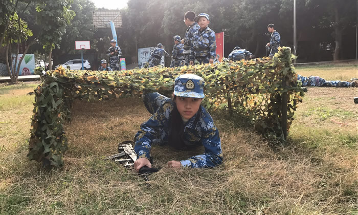 高中生軍事特訓(xùn)夏令營(yíng)廣東