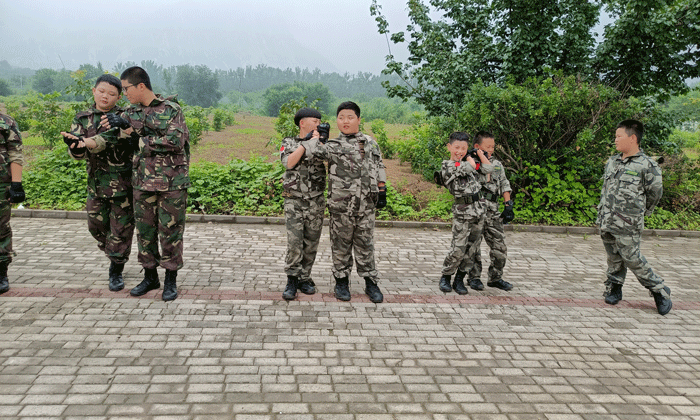 上海軍事夏令營費(fèi)用.gif