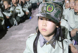 參加上海軍事夏令營充分發(fā)掘孩子自身潛能