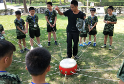 參加上海軍訓(xùn)夏令營(yíng)來一場(chǎng)爆破式成長(zhǎng)新體驗(yàn)