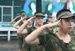 上海軍事夏令營讓孩子成為未來的精英領(lǐng)袖