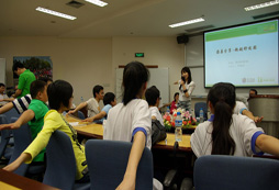 上?？诓排嘤?xùn)班訓(xùn)有助于提高自信