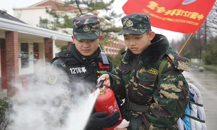 上海121軍事夏令營(yíng).jpg