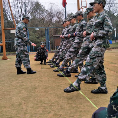 軍事集訓(xùn)讓您的孩子收獲多多