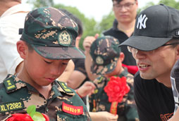 上海軍事訓(xùn)練夏令營去哪報名參加