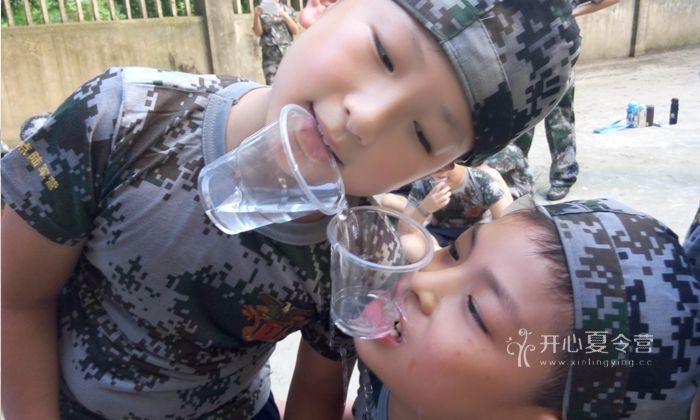 上海貧困山區(qū)夏令營