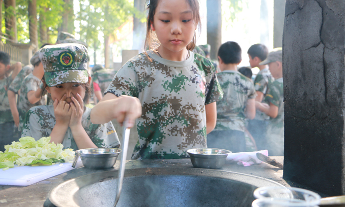 上海軍事夏令營(yíng)