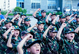 上饒中學(xué)生軍事夏令營(yíng)讓孩子有哪些改變？