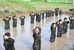 山西軍事夏令營讓孩子學會照顧自己