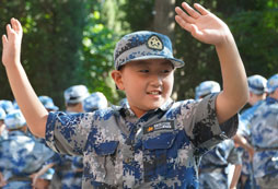 紹興小學生軍事夏令營幫助孩子克服心理惰性