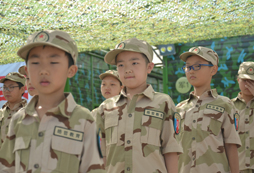 參加邵陽青少年夏令營成為指揮官