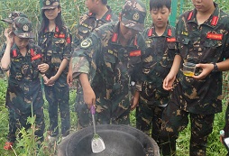 暑期荒野求生夏令營與孩子一起成長