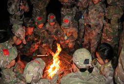 參加過野外生存夏令營的孩子都變聽話了