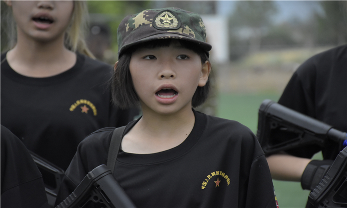 深圳兒童軍事夏令營(yíng)