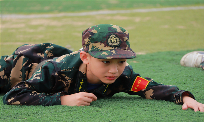 深圳兒童軍事夏令營(yíng)